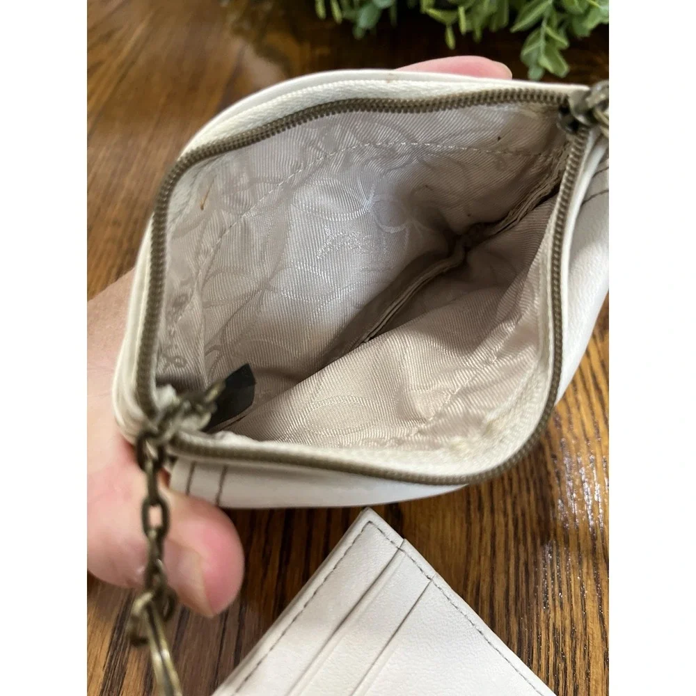 Vintage Fossil Cream Colored Leather Wallet With Attached Card Holder